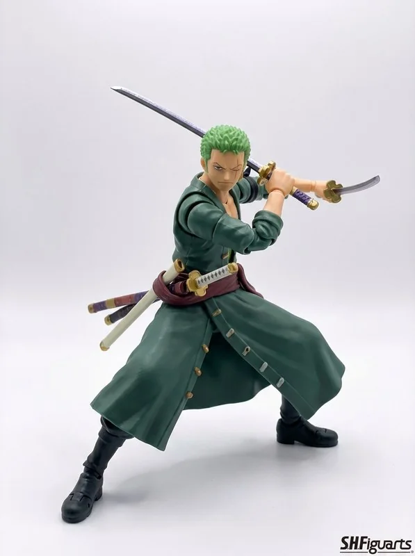 Zoro SH Figuarts Bandai action figure articolata